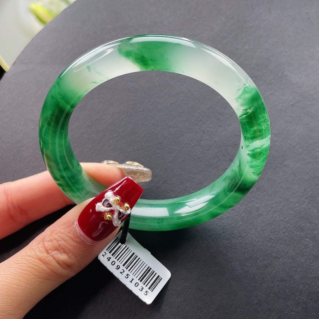 石英质玉手镯未镶嵌58