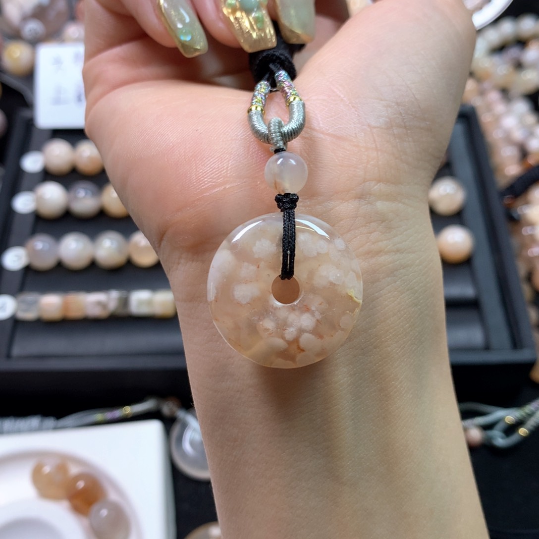 玛瑙/玉髓项圈未镶嵌