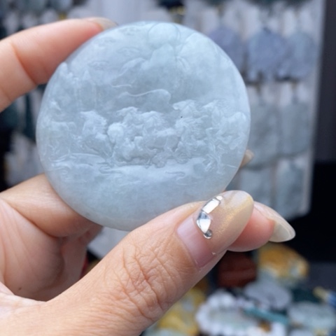 翡翠颈饰未镶嵌翡翠