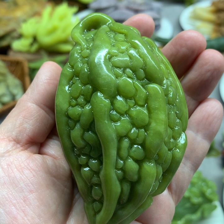 蛇纹石玉手把件未镶嵌