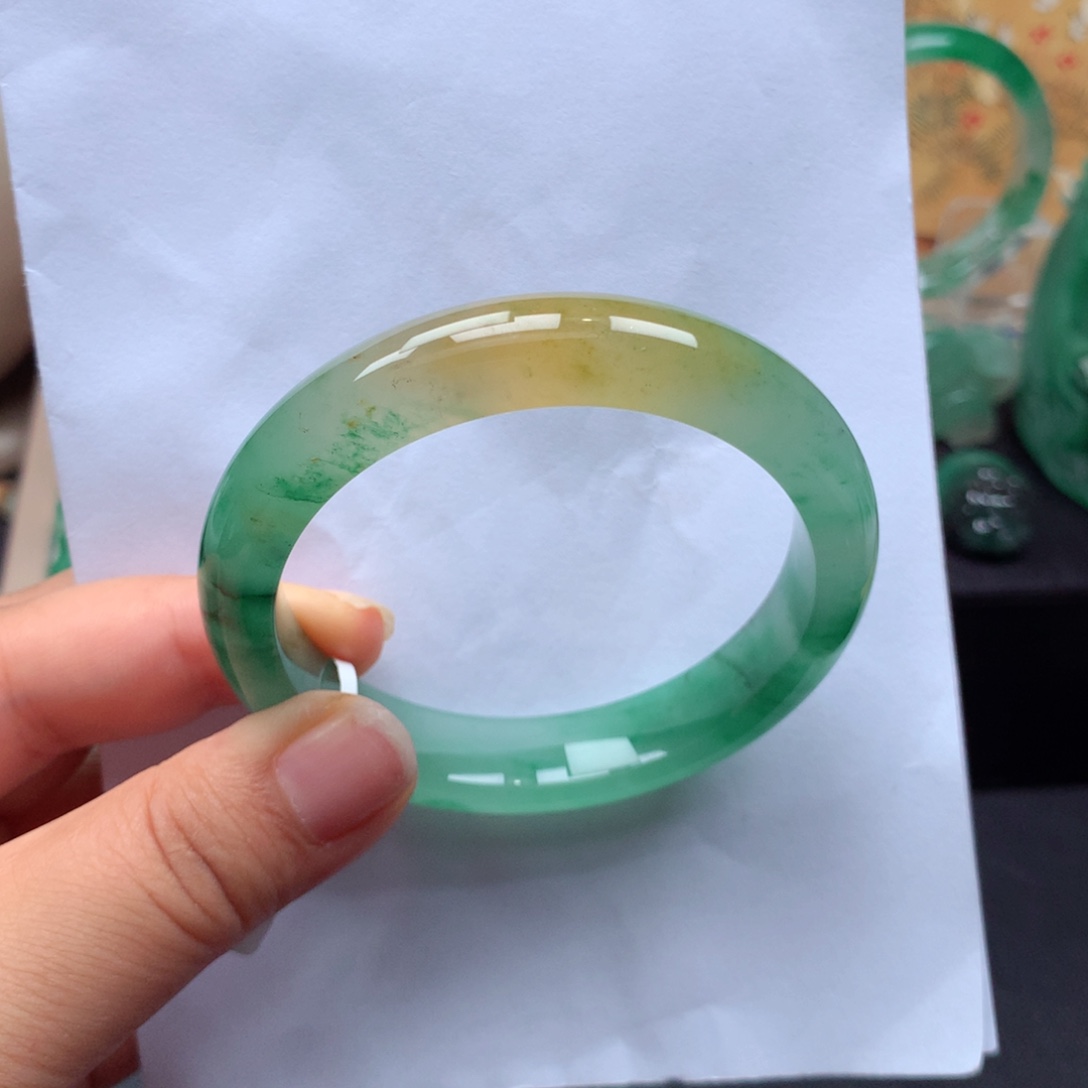 未镶嵌手镯石英质玉