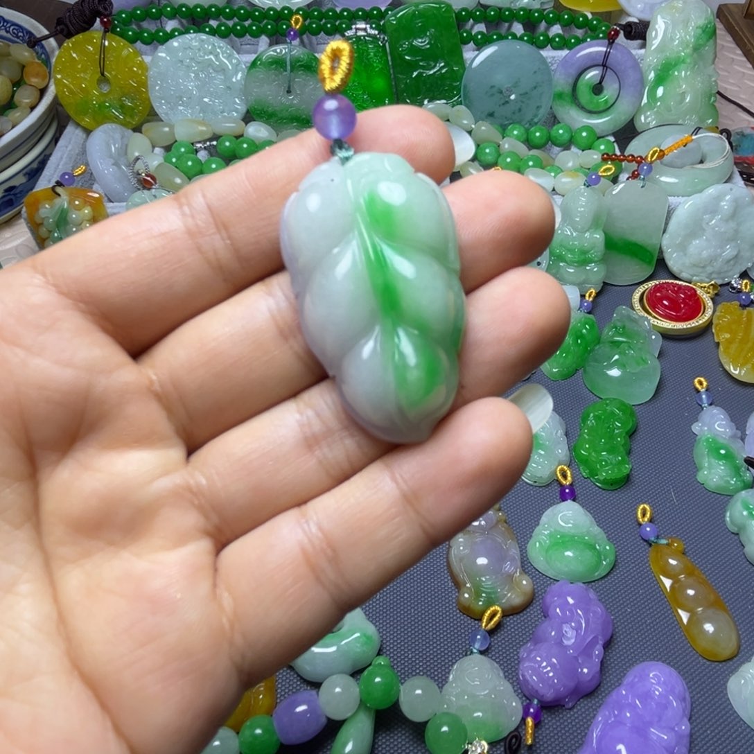 翡翠未镶嵌颈饰吊坠