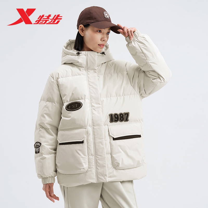 特步高校冬令营女冬新款保暖羽绒服上衣运动服外套976428190281