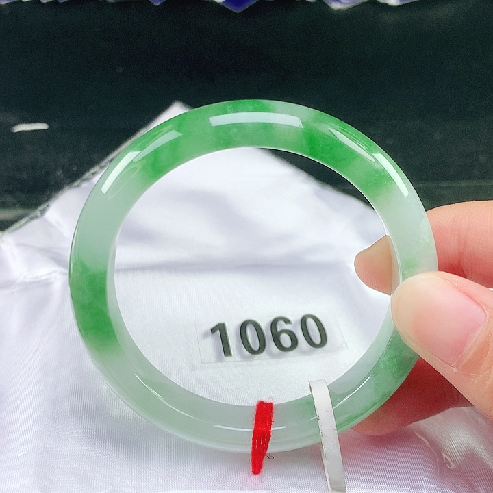 未镶嵌手镯翡翠翡翠手镯