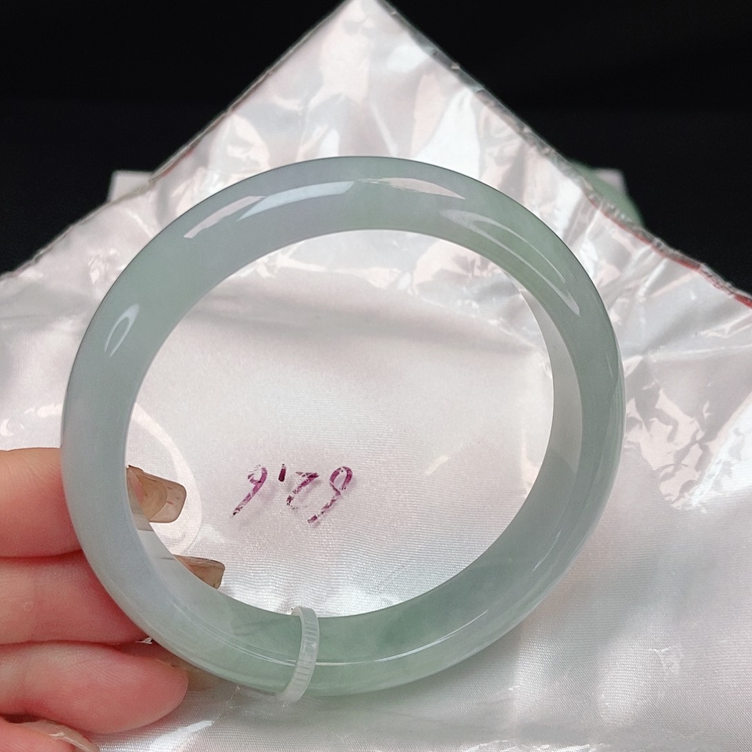 翡翠手镯未镶嵌渐变色极光蓝