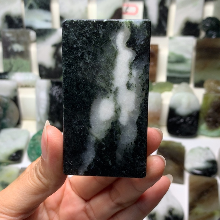 独山玉未镶嵌颈饰