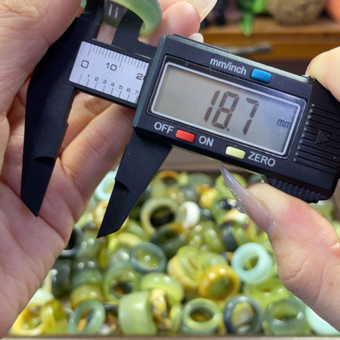 蛇纹石玉未镶嵌手镯24