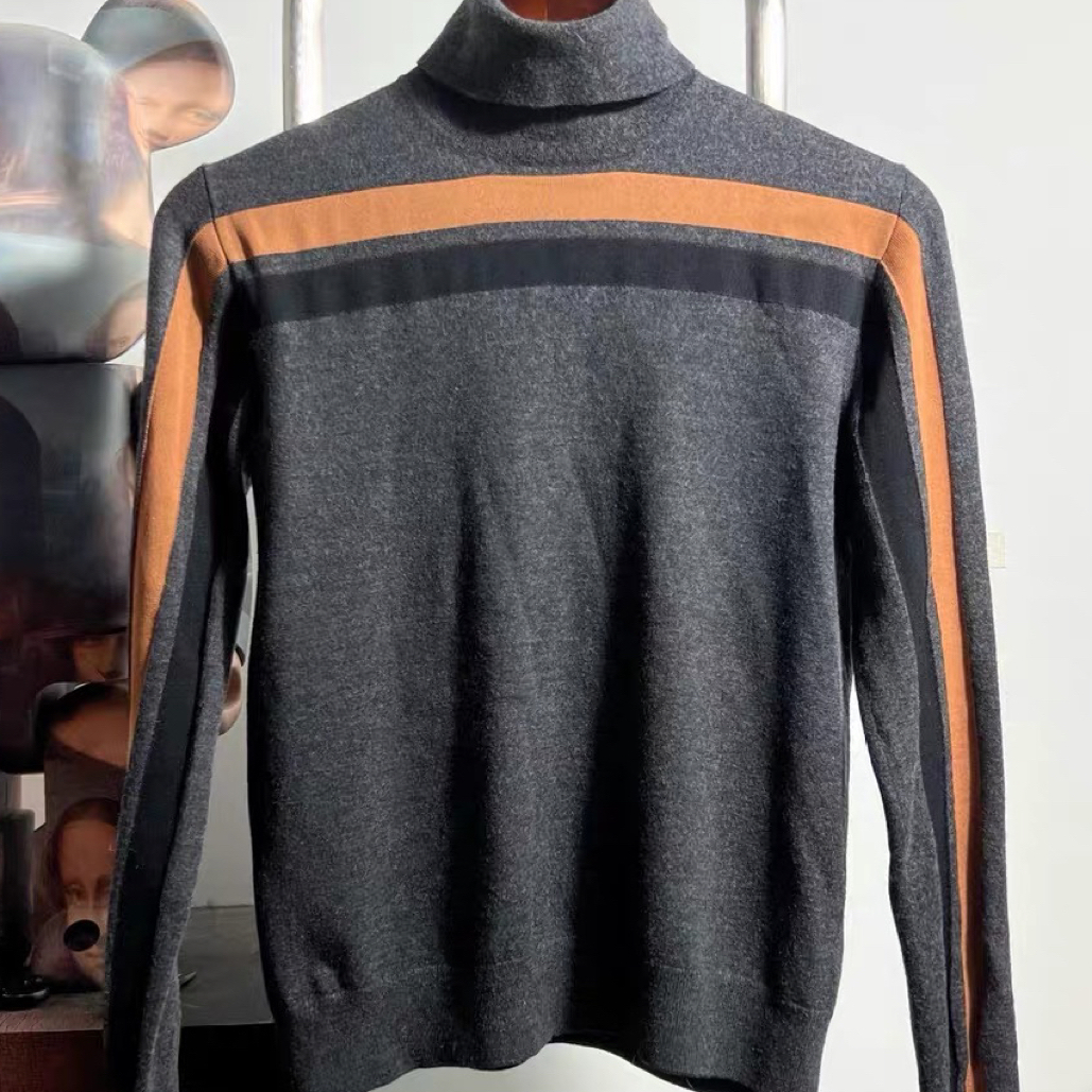 99新 BURBERRY/博柏利 灰色高领针织衫/M码/D01937