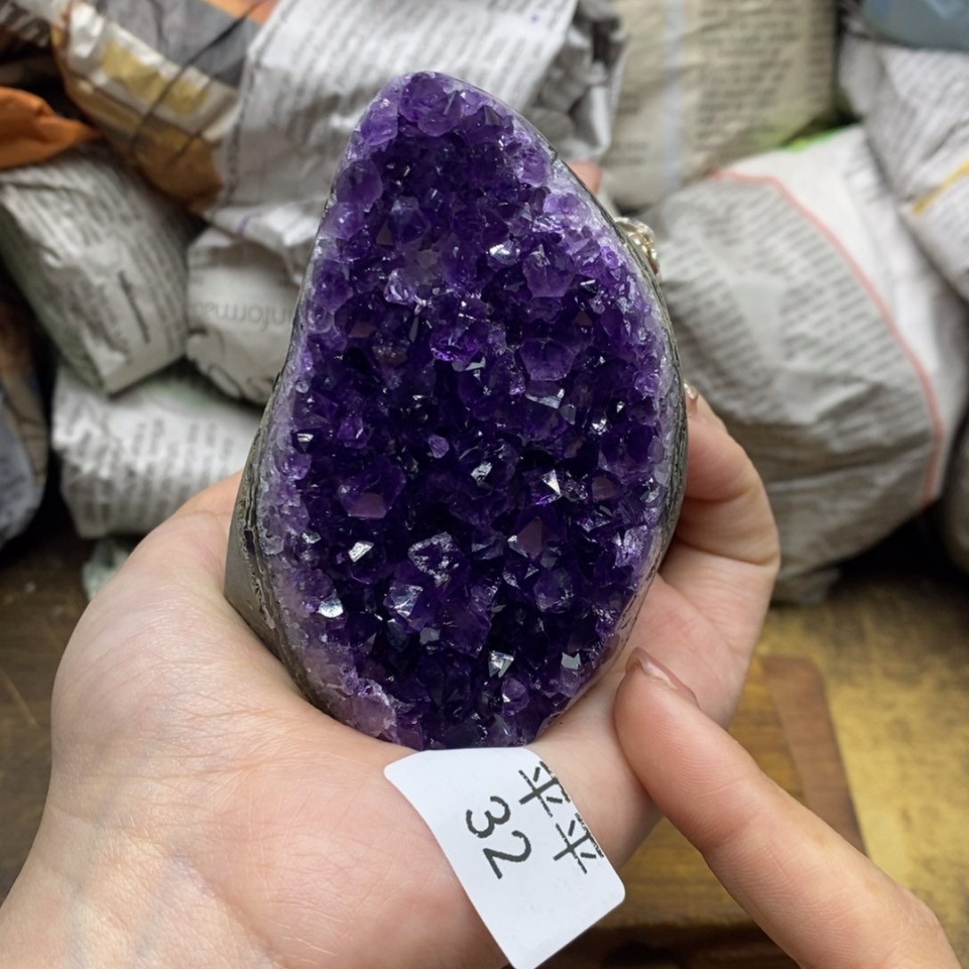 乌拉圭未镶嵌紫晶