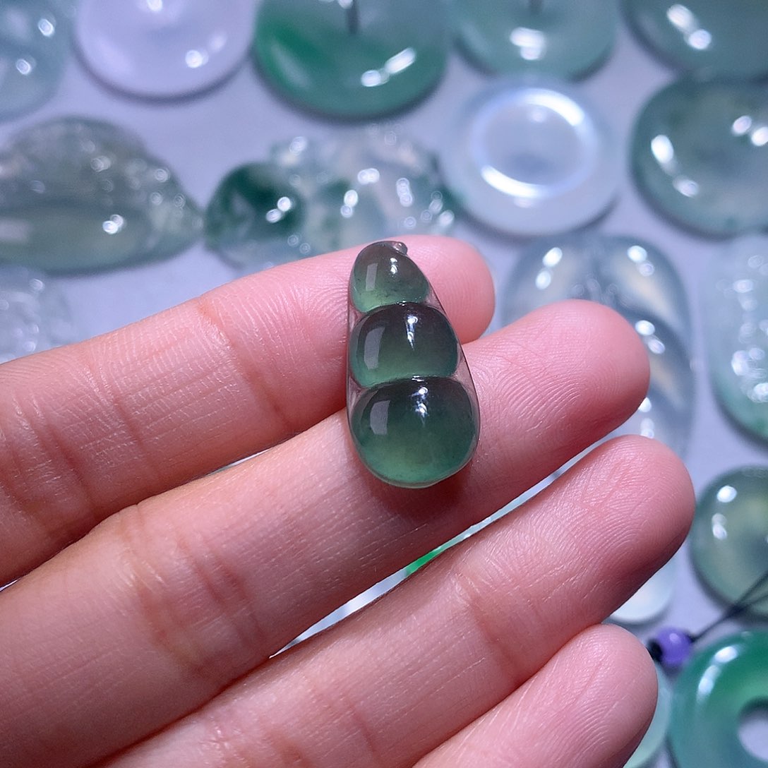 【闪购商品】翡翠颈饰未镶嵌豆