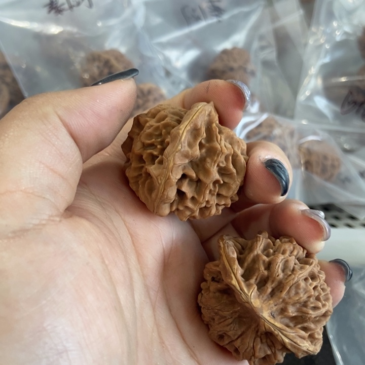 吊坠文玩核桃秦闷瑕疵