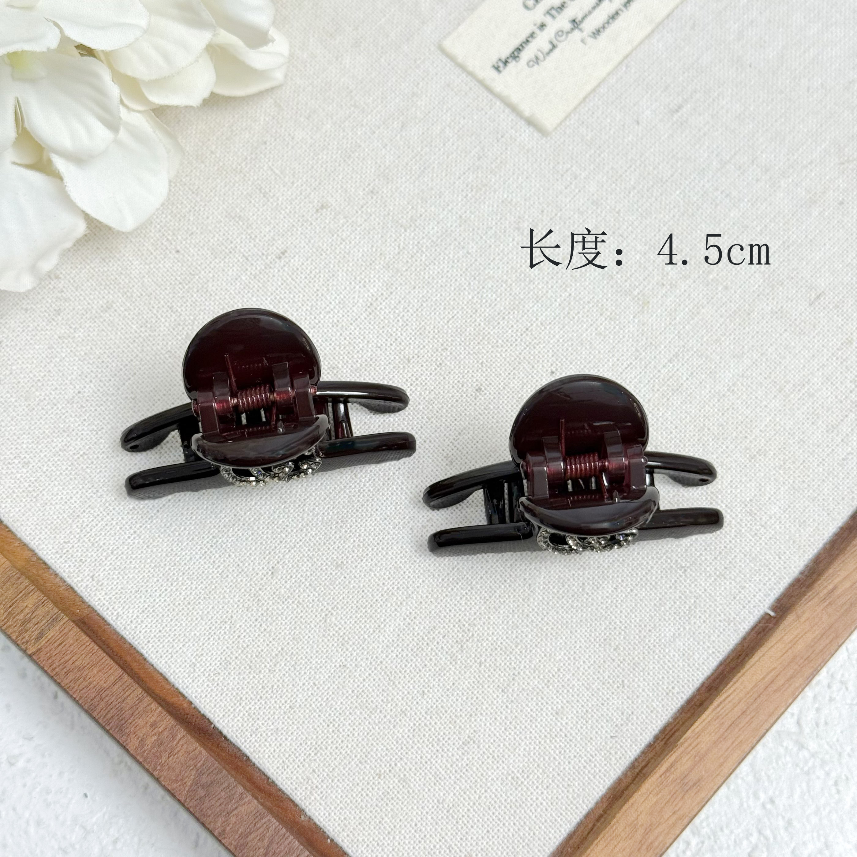 V30精致高级感小香风满钻金属标小抓夹4.5CM