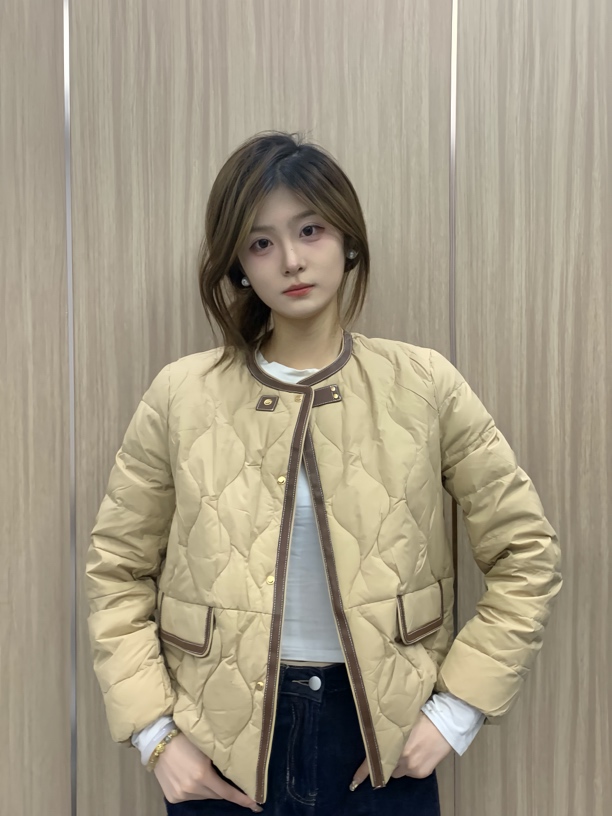 鱼鱼自制【复古小香风鹅绒服】90白鹅绒轻薄羽绒服高端圆领撞色保暖