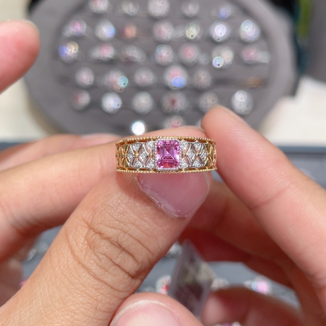 彩色蓝宝石戒指18K金镶嵌0.6ct 无烧帕帕