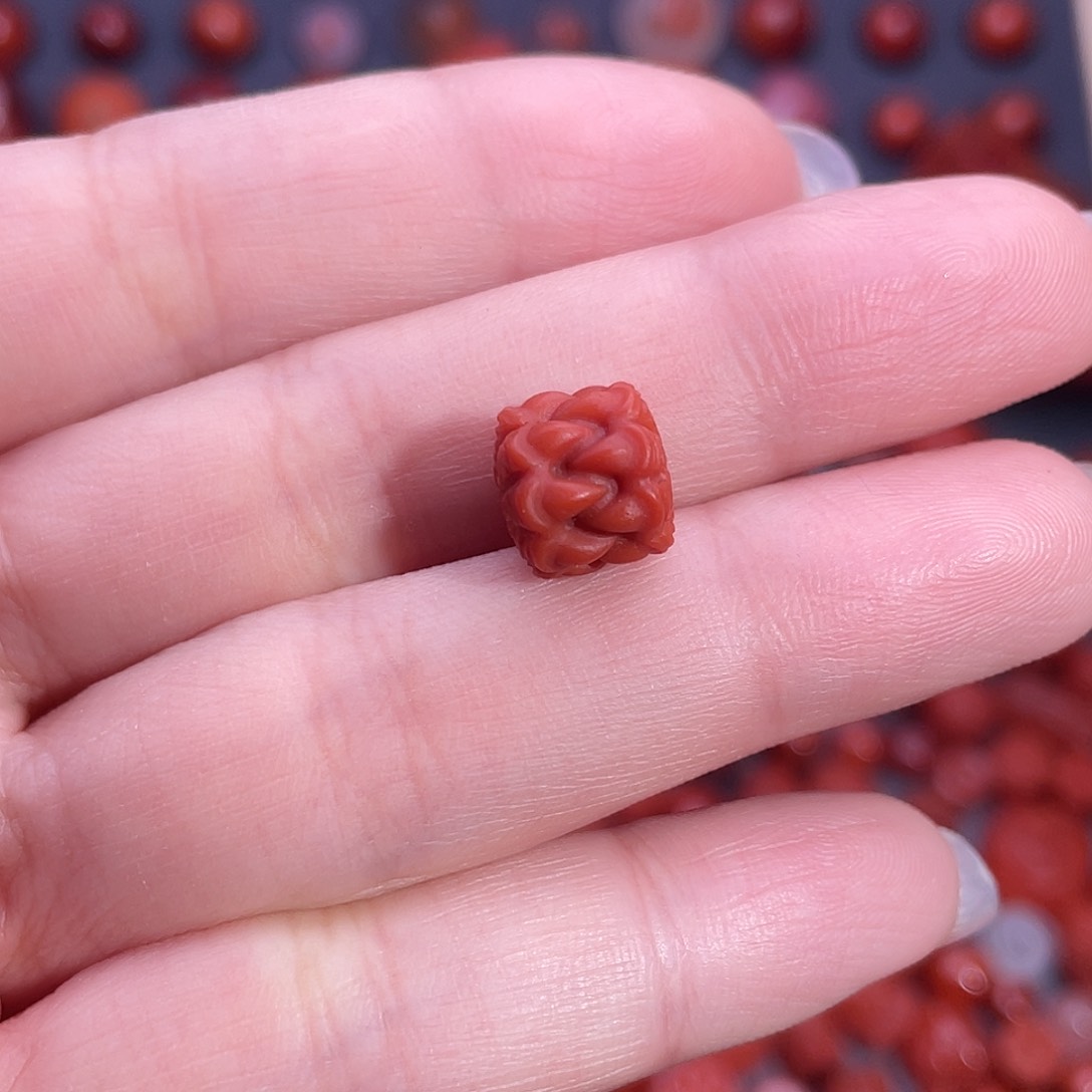 南红玛瑙配饰未镶嵌