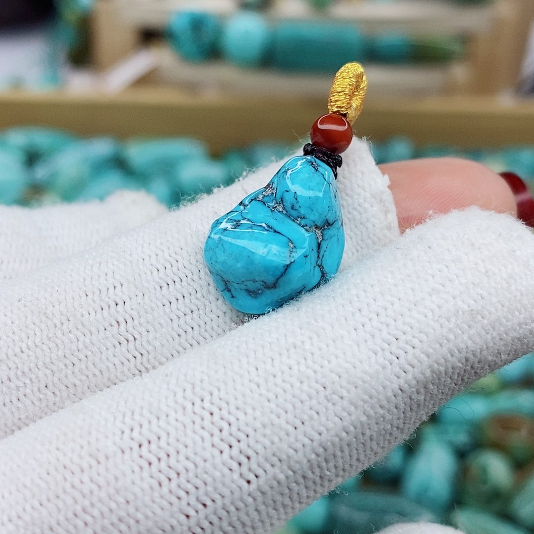 绿松石颈饰未镶嵌