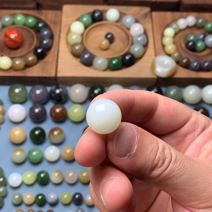 和田玉卡16白玉未镶嵌哈**粑