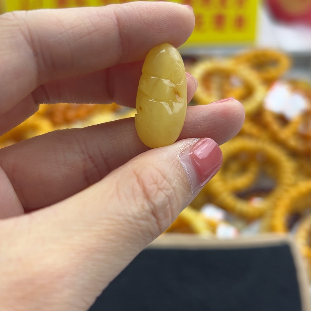 琥珀珠宝奇石未镶嵌