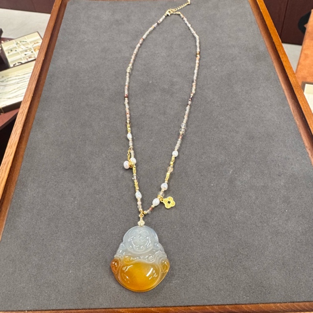 2440-玛瑙佛公吊坠带链条35*38mm