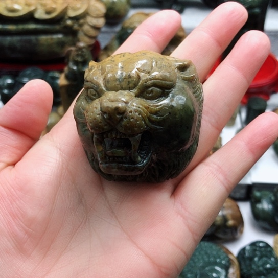 岫岩河磨玉（透闪石质玉）把件未镶嵌