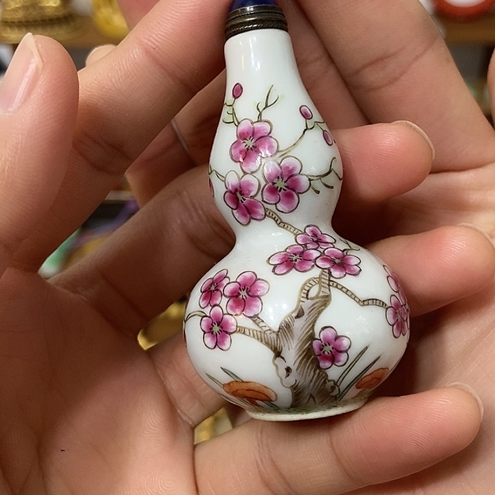 摆件陶青花笔锋浓转淡出了一