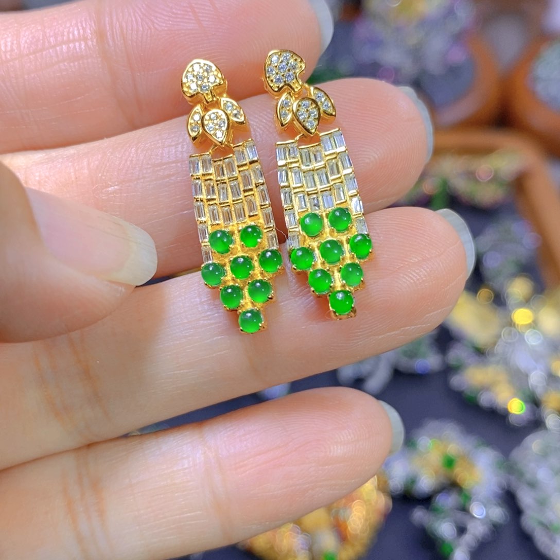 翡翠颈饰银S925镶嵌天然翡翠