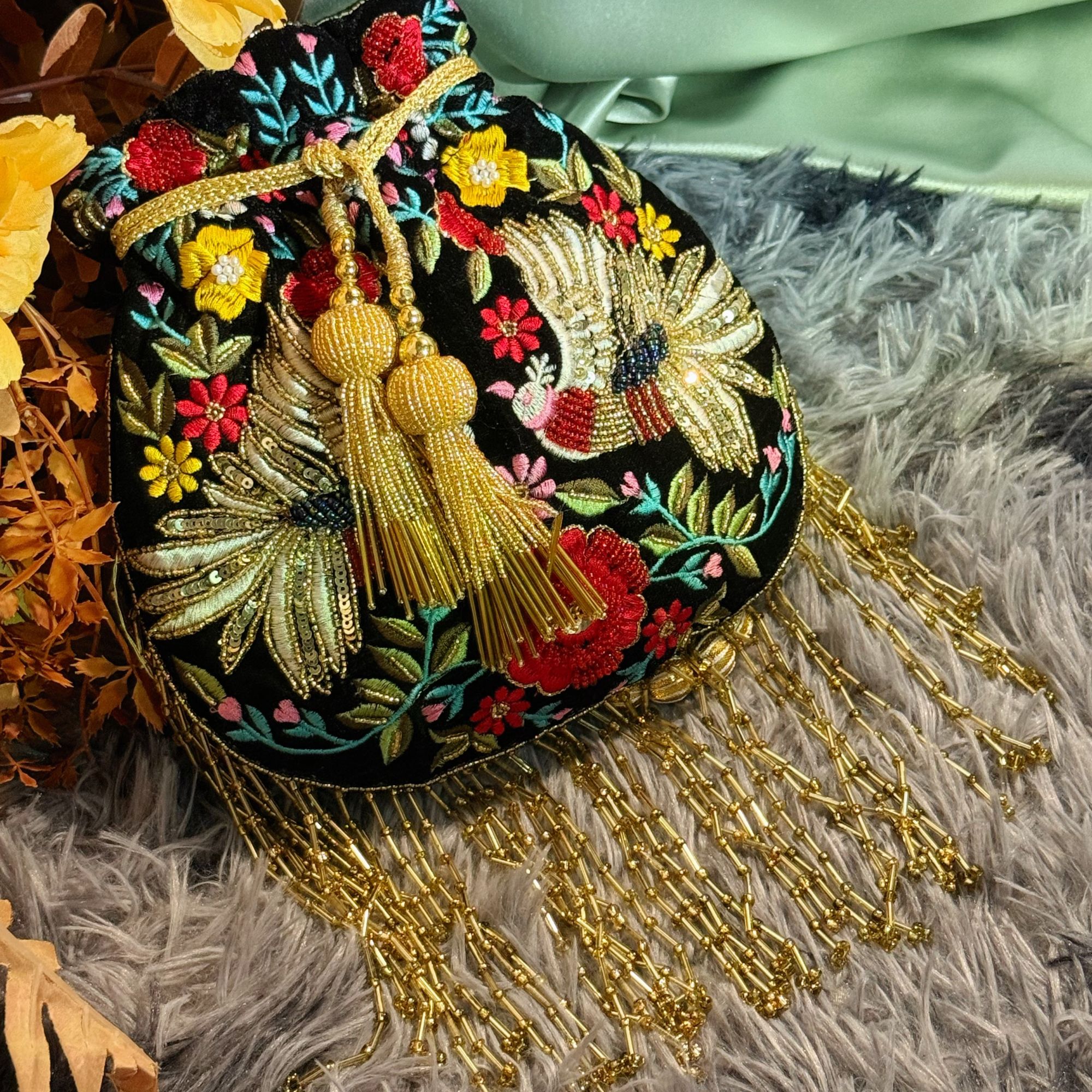 珠韵恒泽中式美学国风复古凤凰刺绣手工钉珠流苏款抽绳手拎斜挎包