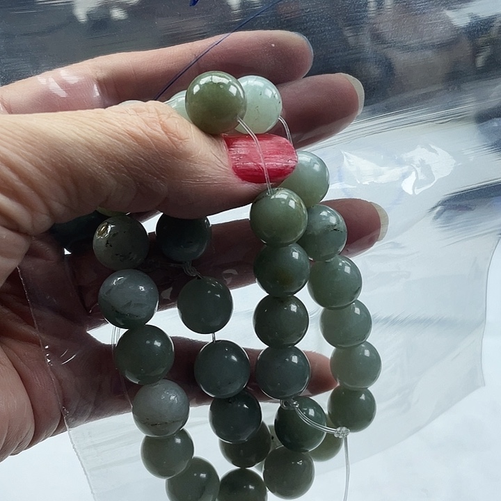 黎***聪翡翠未镶嵌颈饰成品