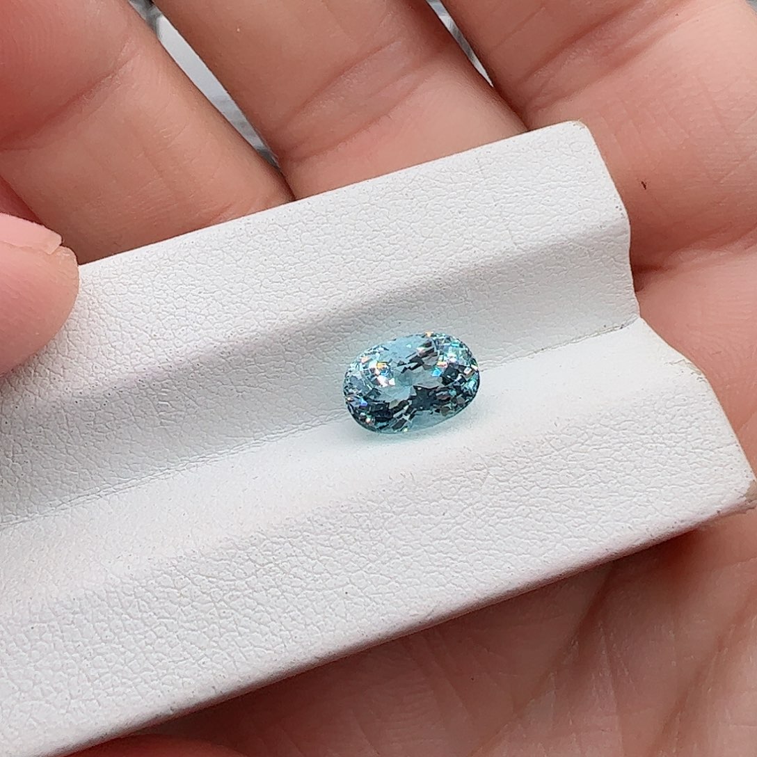 海蓝宝石裸石未镶嵌2.15克拉