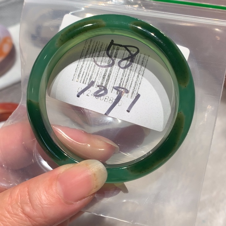 玛瑙/玉髓手镯未镶嵌微瑕58