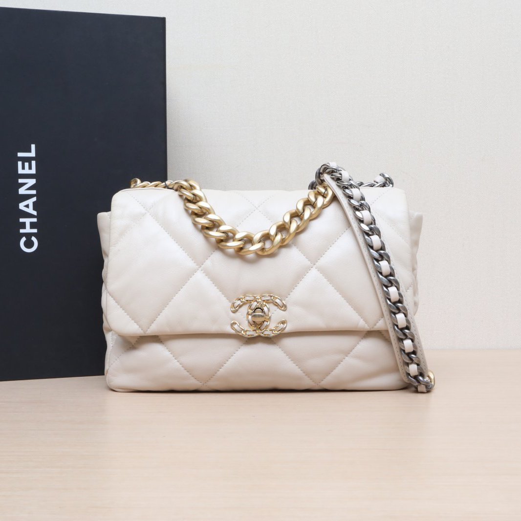 95新 Chanel/香奈儿 【黑黑】19BAG 口盖包 中号 奶茶色 30开