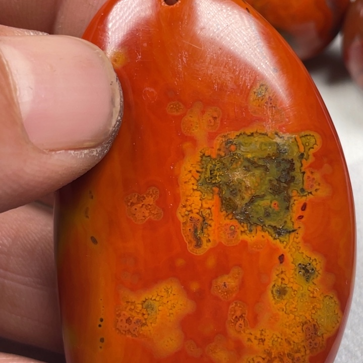 玛瑙/玉髓颈饰未镶嵌白*