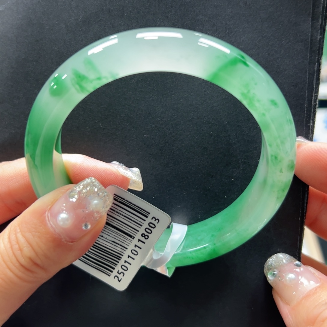 自***源未镶嵌手镯石英质玉