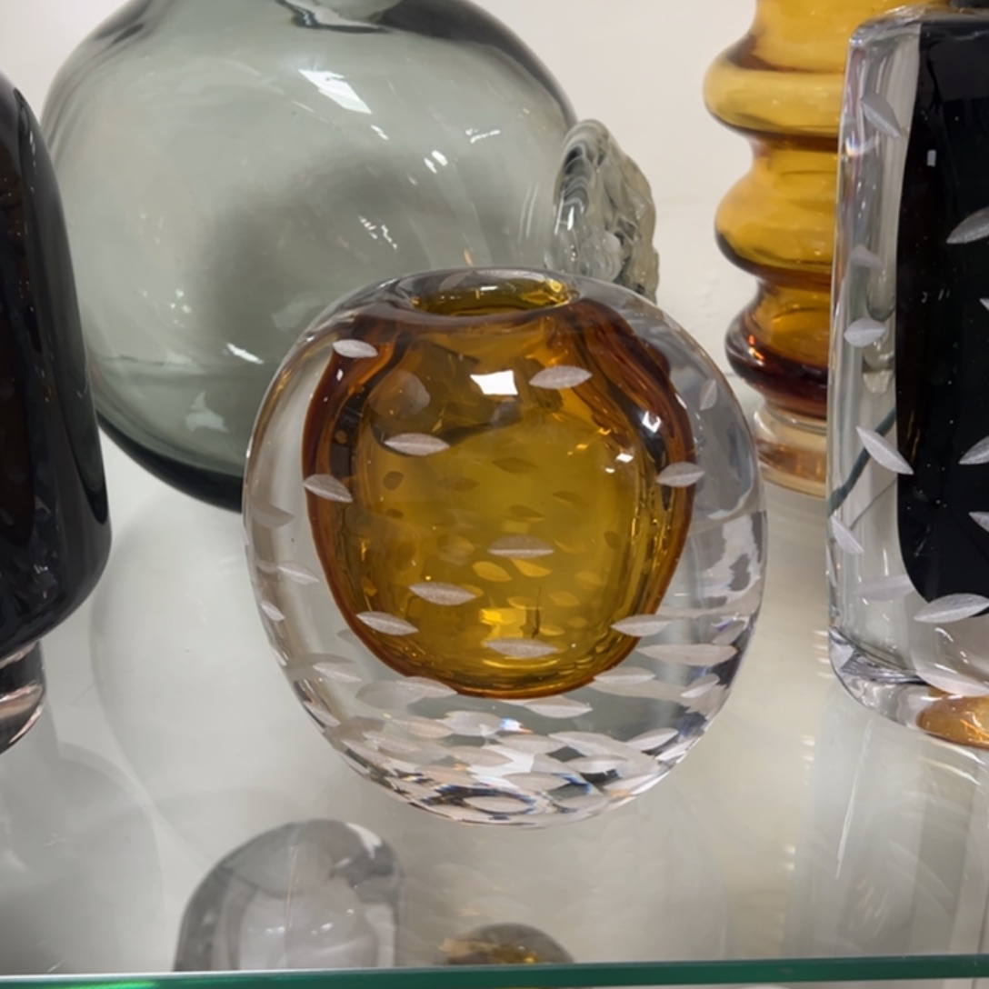 薇*朵两个灰色杨桃花瓶高度25微瑕 