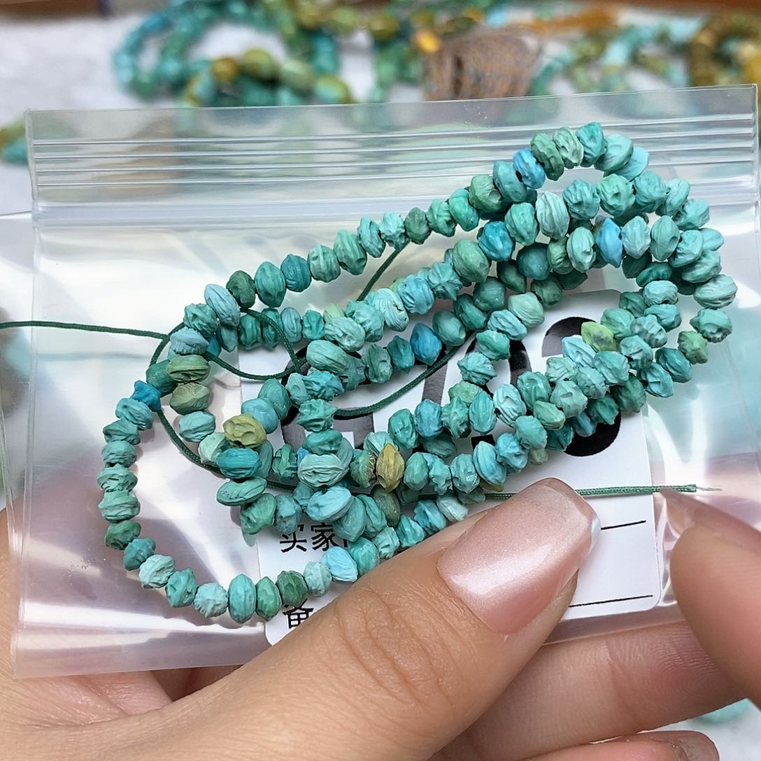 绿松石配饰未镶嵌