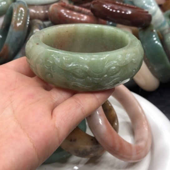 未镶嵌石英质玉珠宝半成品4