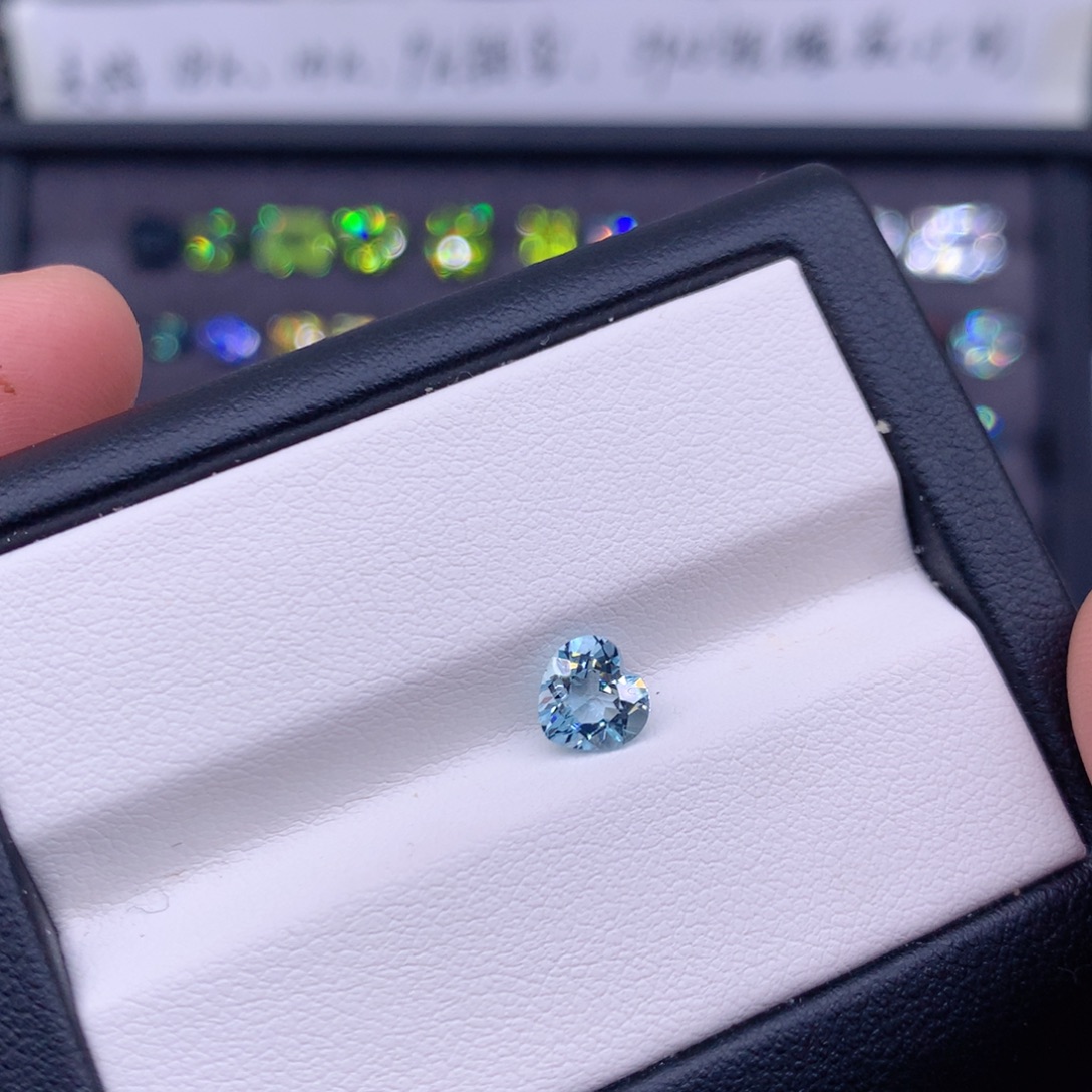 海蓝宝石裸石0.86克拉