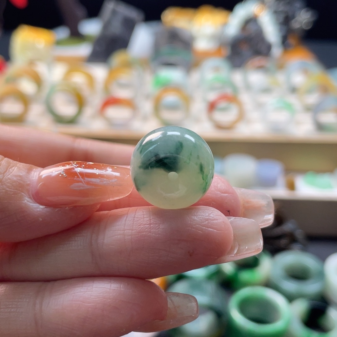 定制翡翠未镶嵌珠子