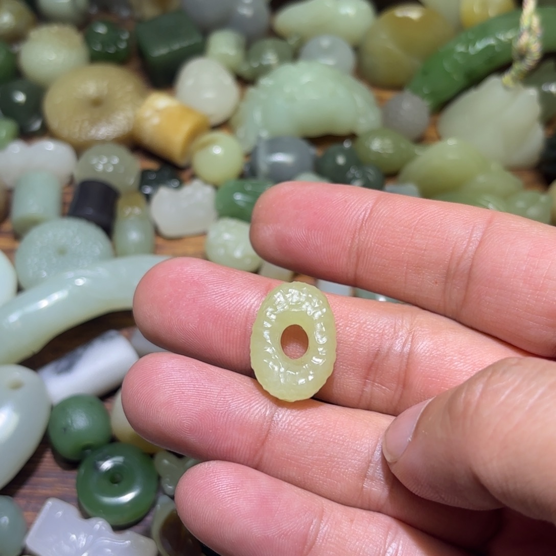 和田玉未镶嵌珠宝半成品