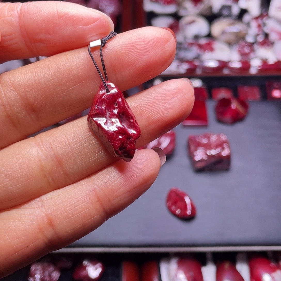 财***娘天然辰砂天然原矿无根砂