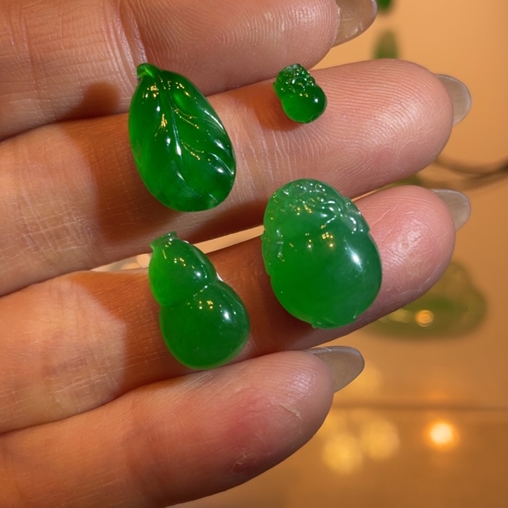 翡翠颈饰未镶嵌吊坠