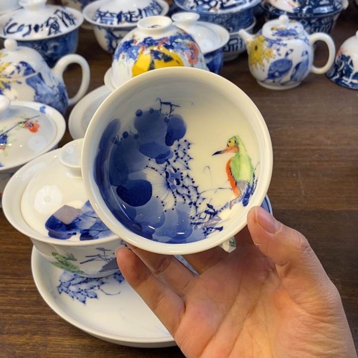 梅***醺瓷片景德镇陶瓷大学