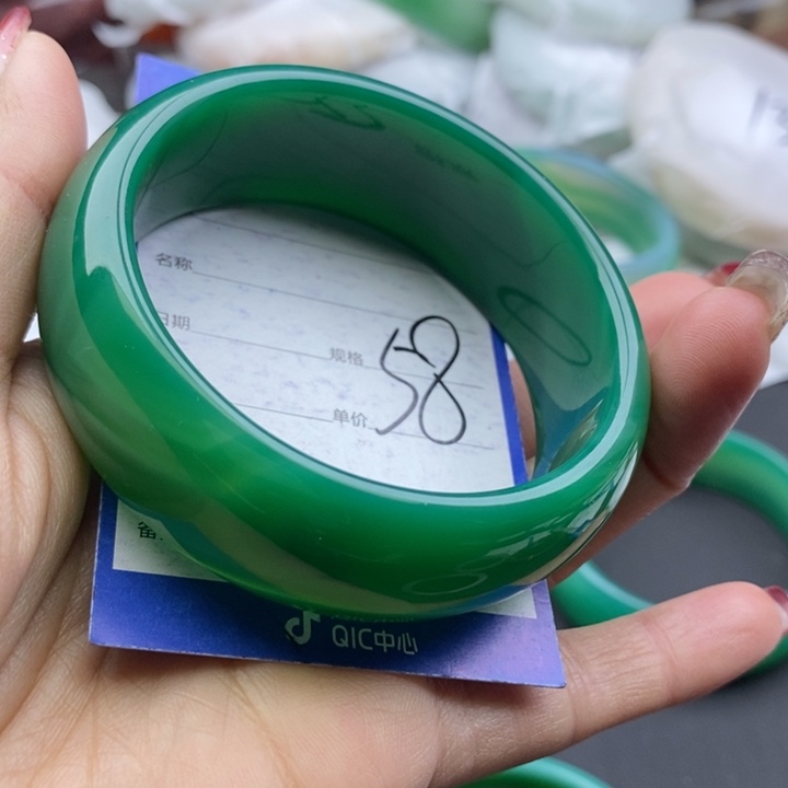 石英质玉手镯未镶嵌