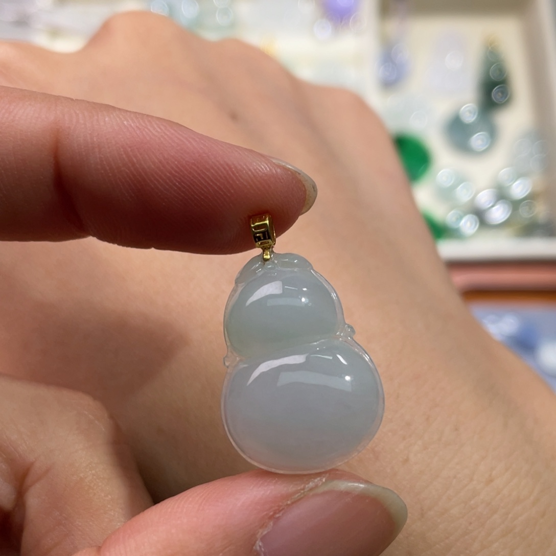 颈饰18K金镶嵌翡翠葫芦03