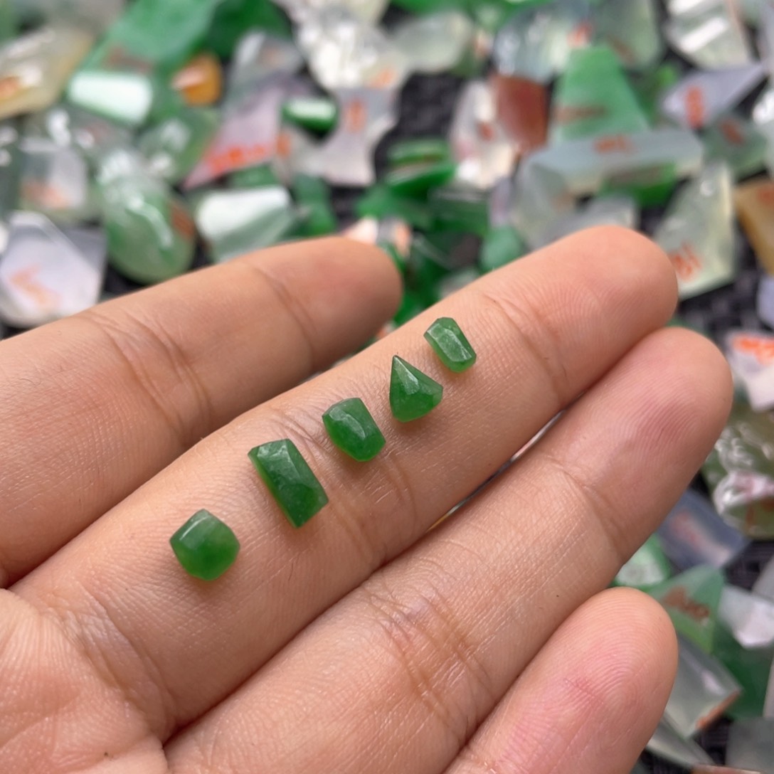 定制翡翠未镶嵌天然翡翠