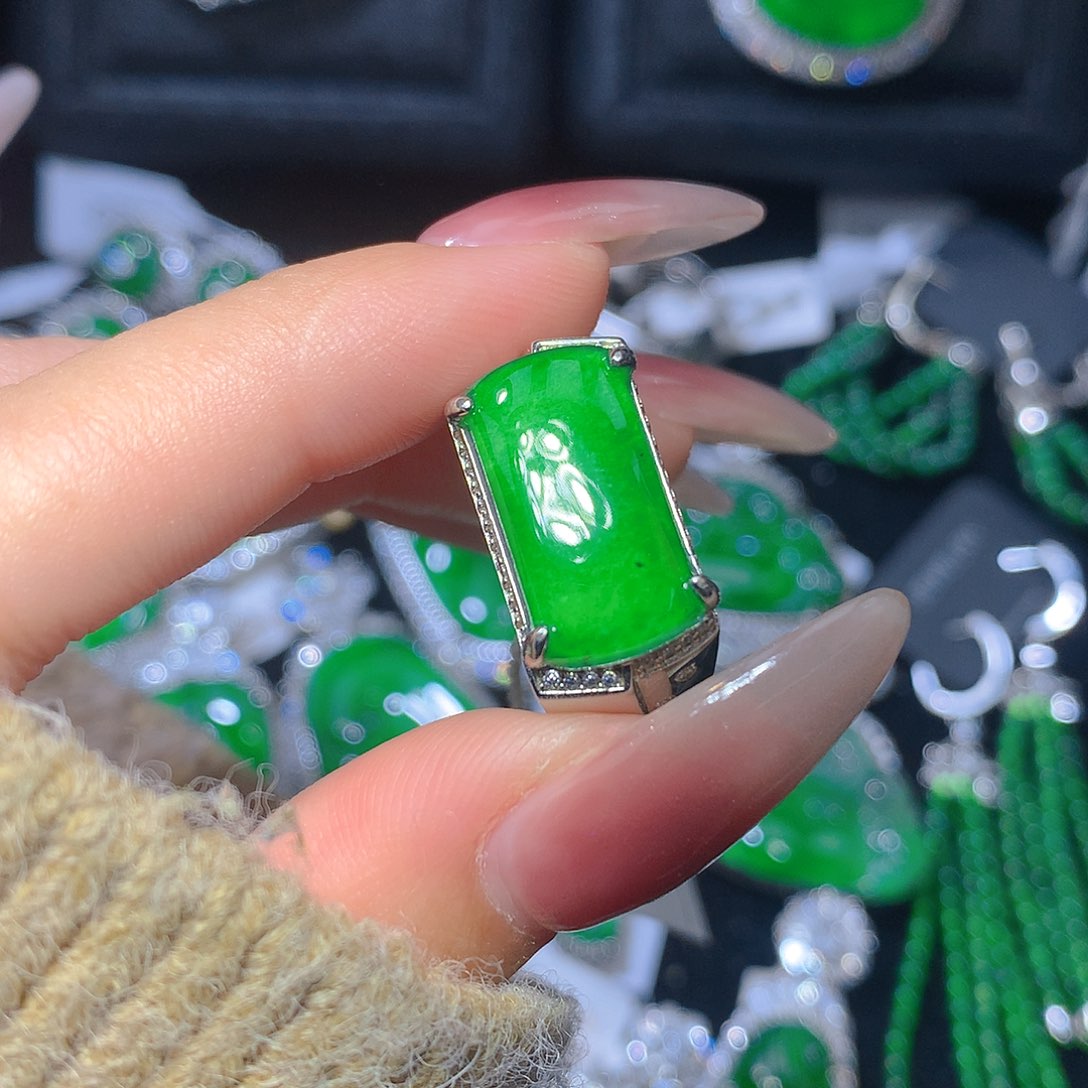 翡翠颈饰银S925镶嵌翡翠