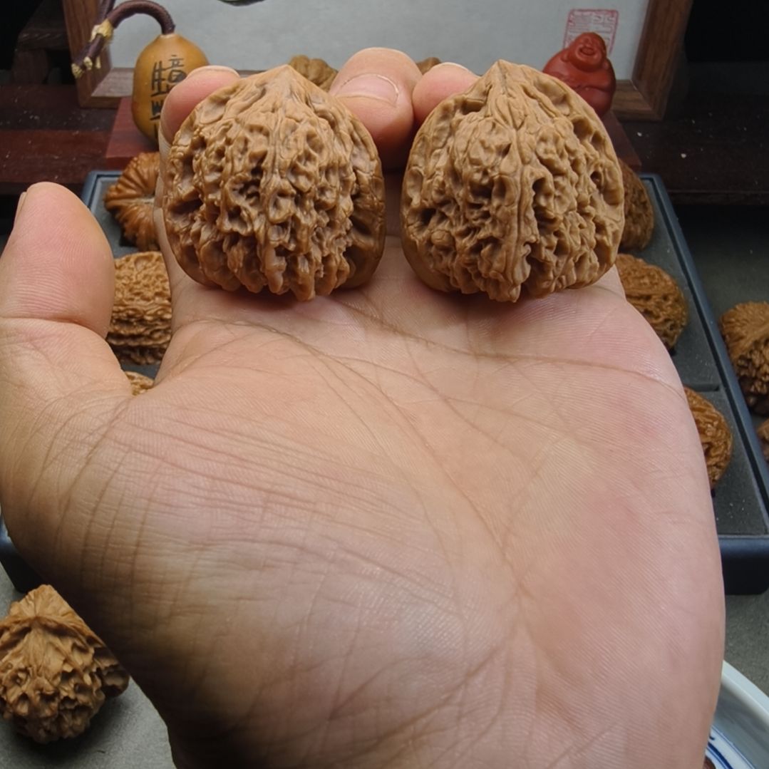 文玩核桃吊坠39.7妖刀南疆石