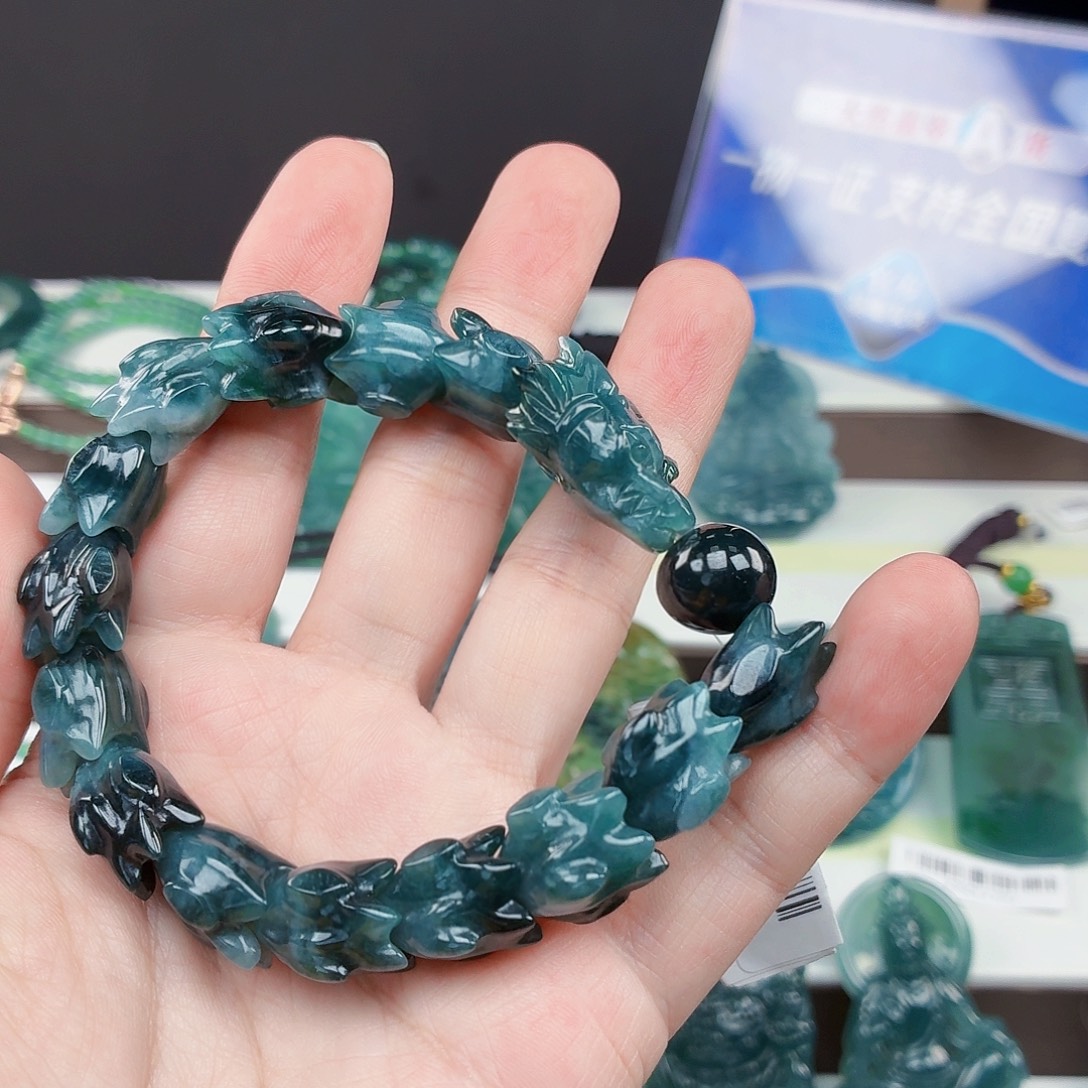 翡翠未镶嵌颈饰56