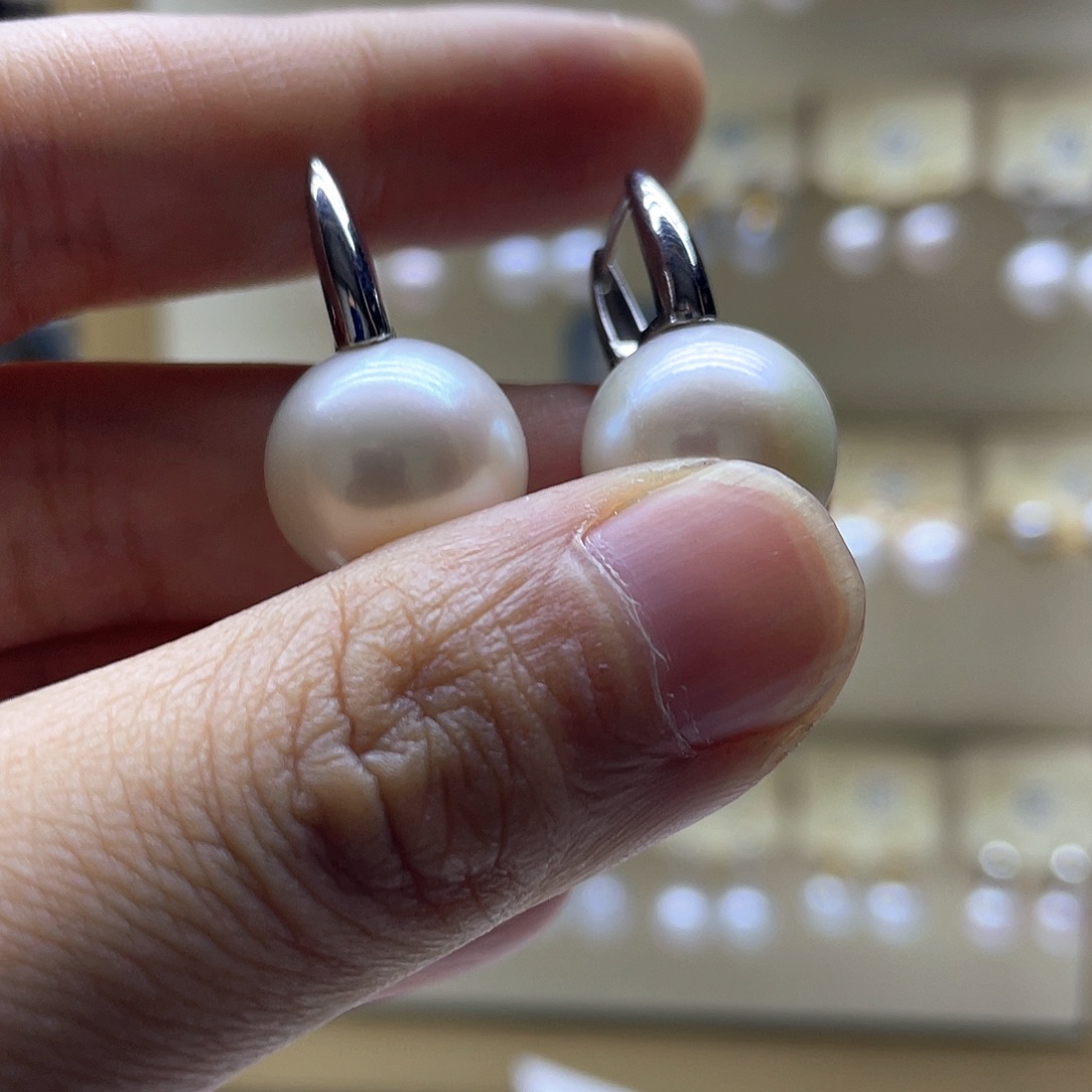 淡水珍珠银S925镶嵌耳饰