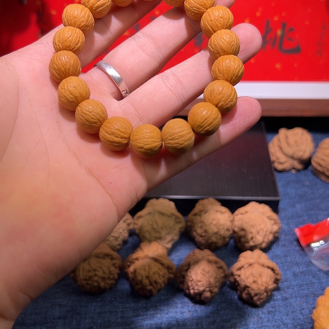 文玩核桃吊坠12➕13小凤羽老树，皮质骨质特好，可以玩得出来